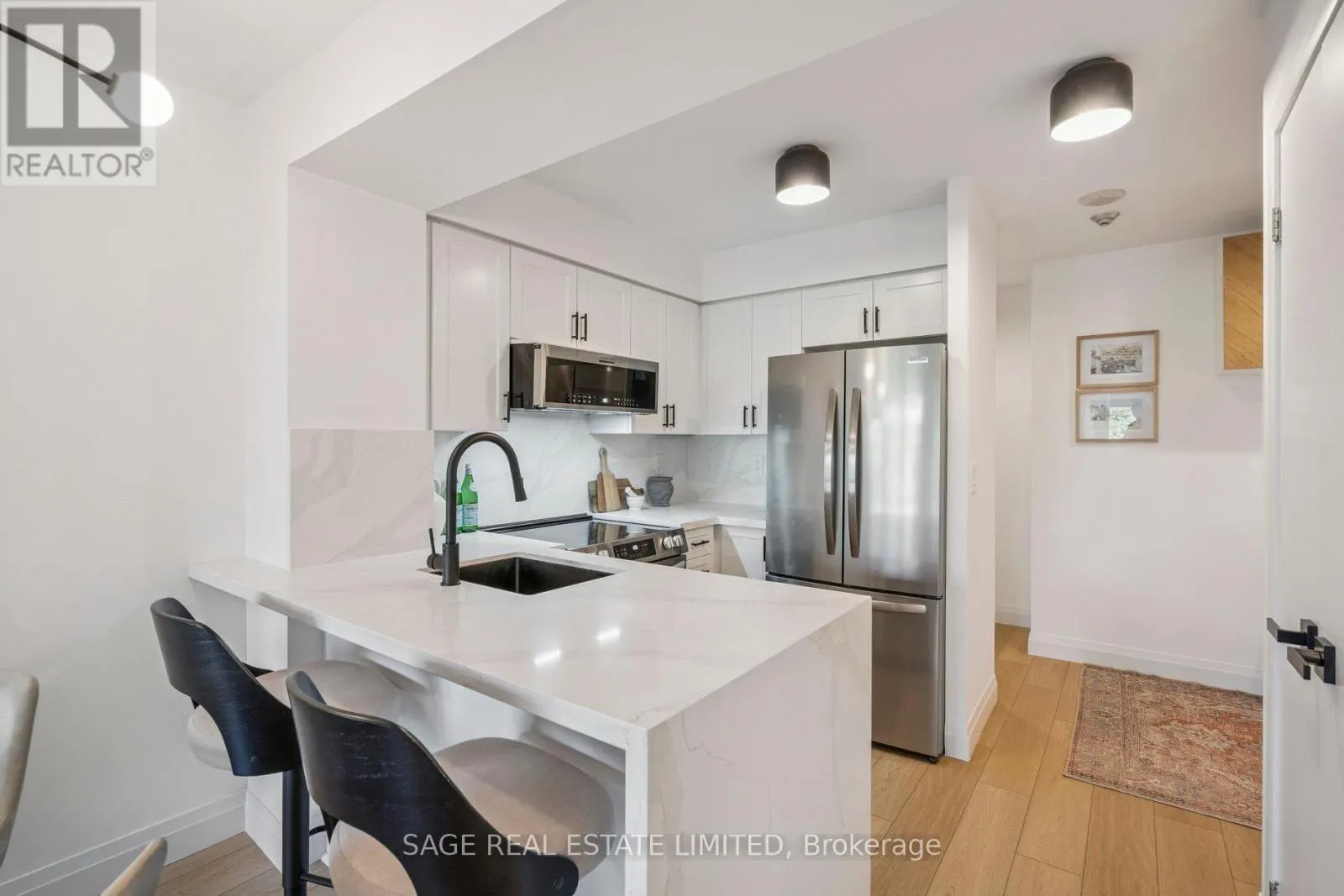 403 - 76 SHUTER STREET