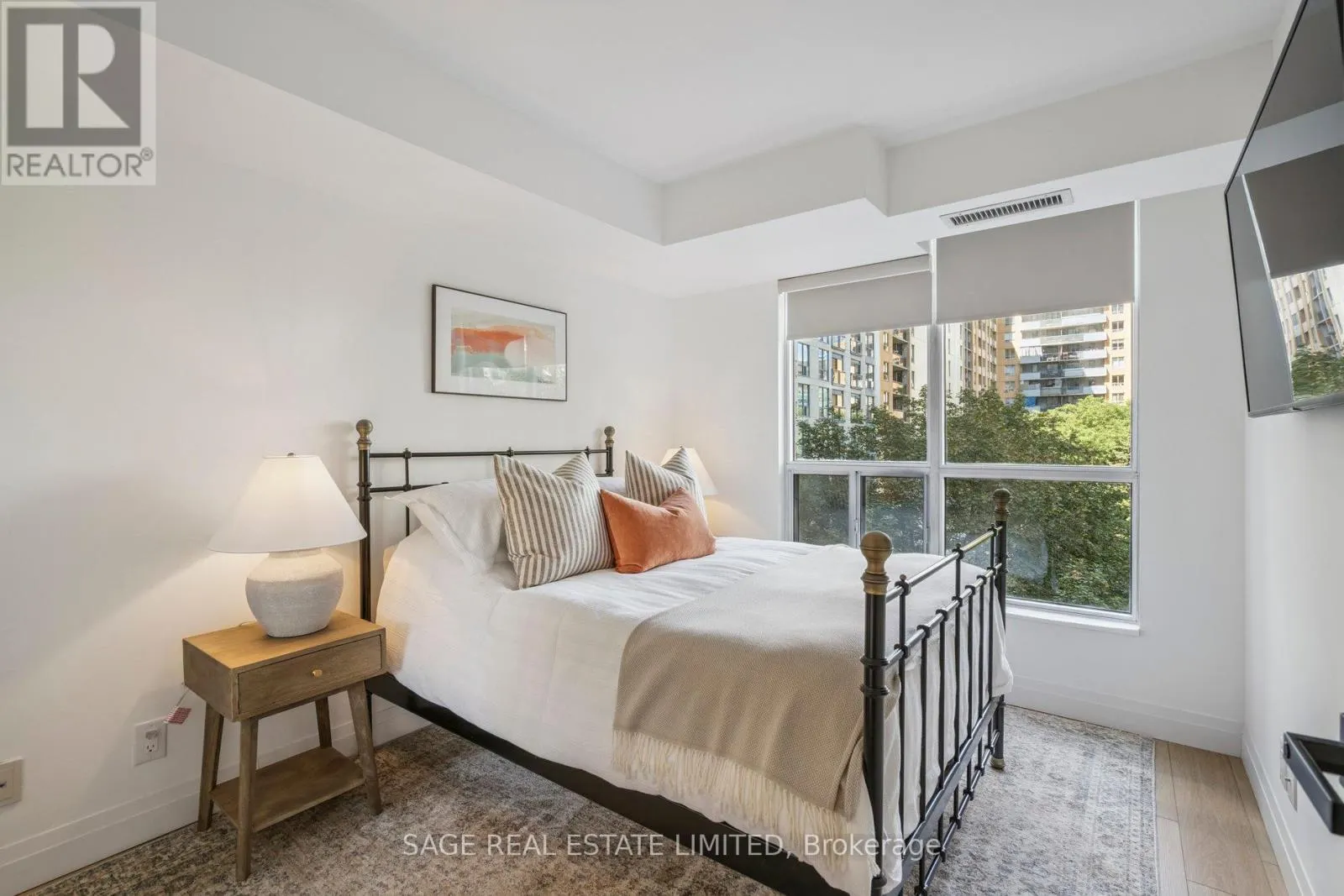 403 - 76 SHUTER STREET