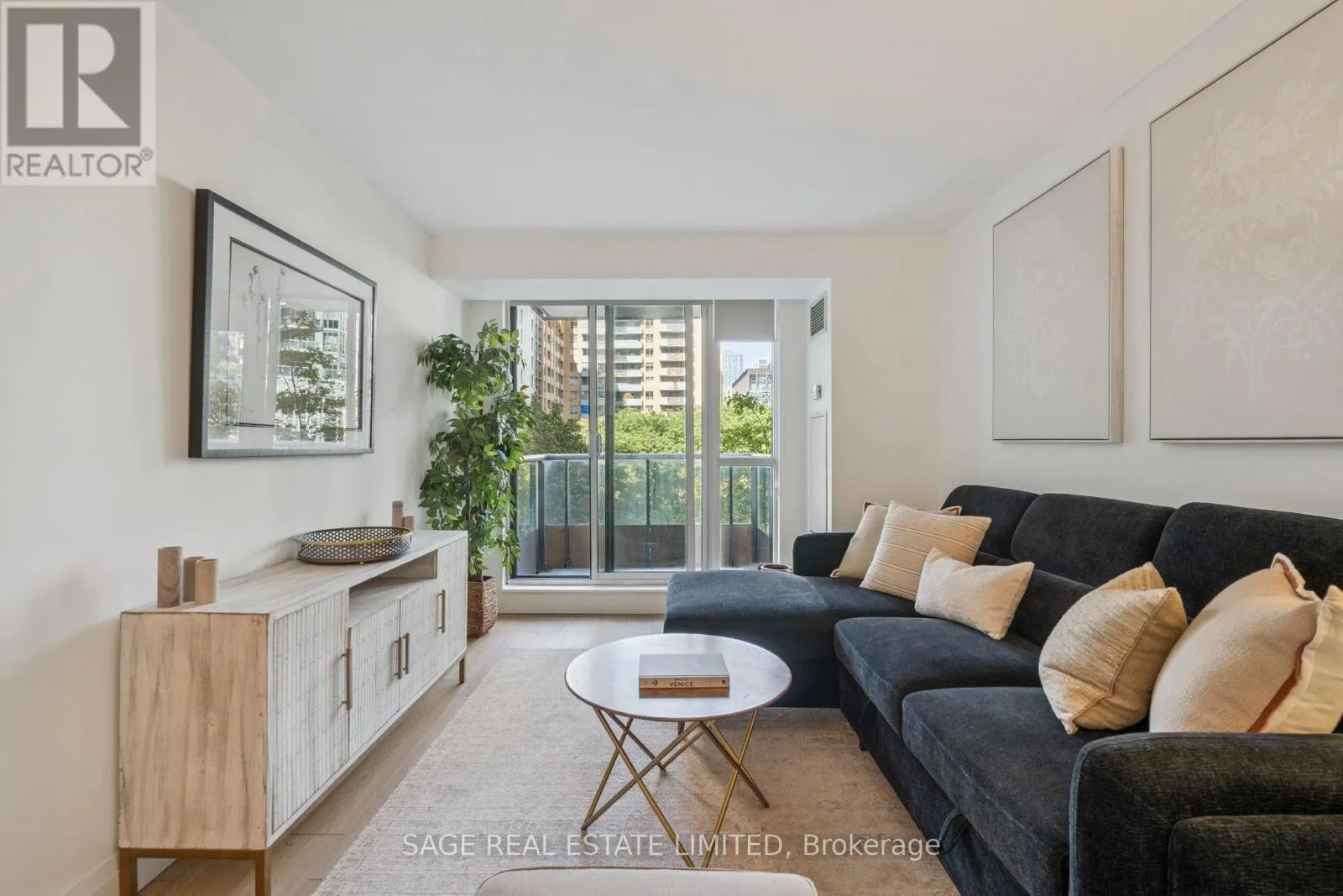 403 - 76 SHUTER STREET