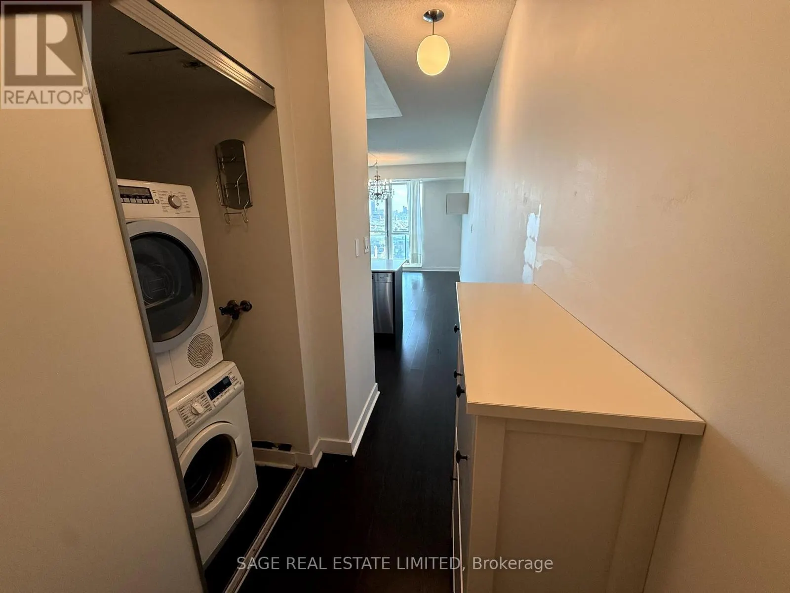 1504 - 1171 QUEEN STREET W