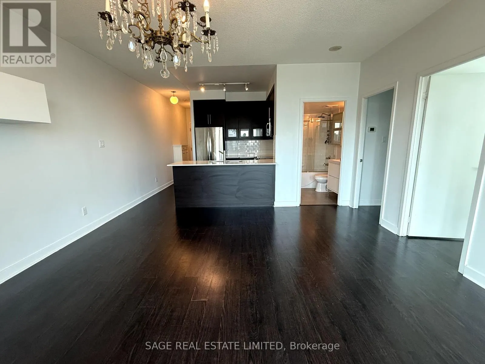 1504 - 1171 QUEEN STREET W