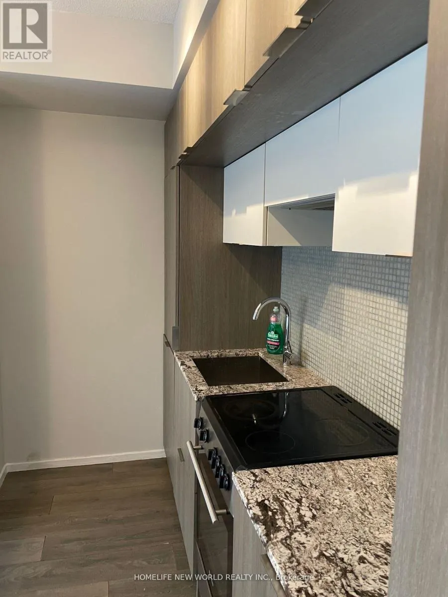612 - 159 DUNDAS STREET E