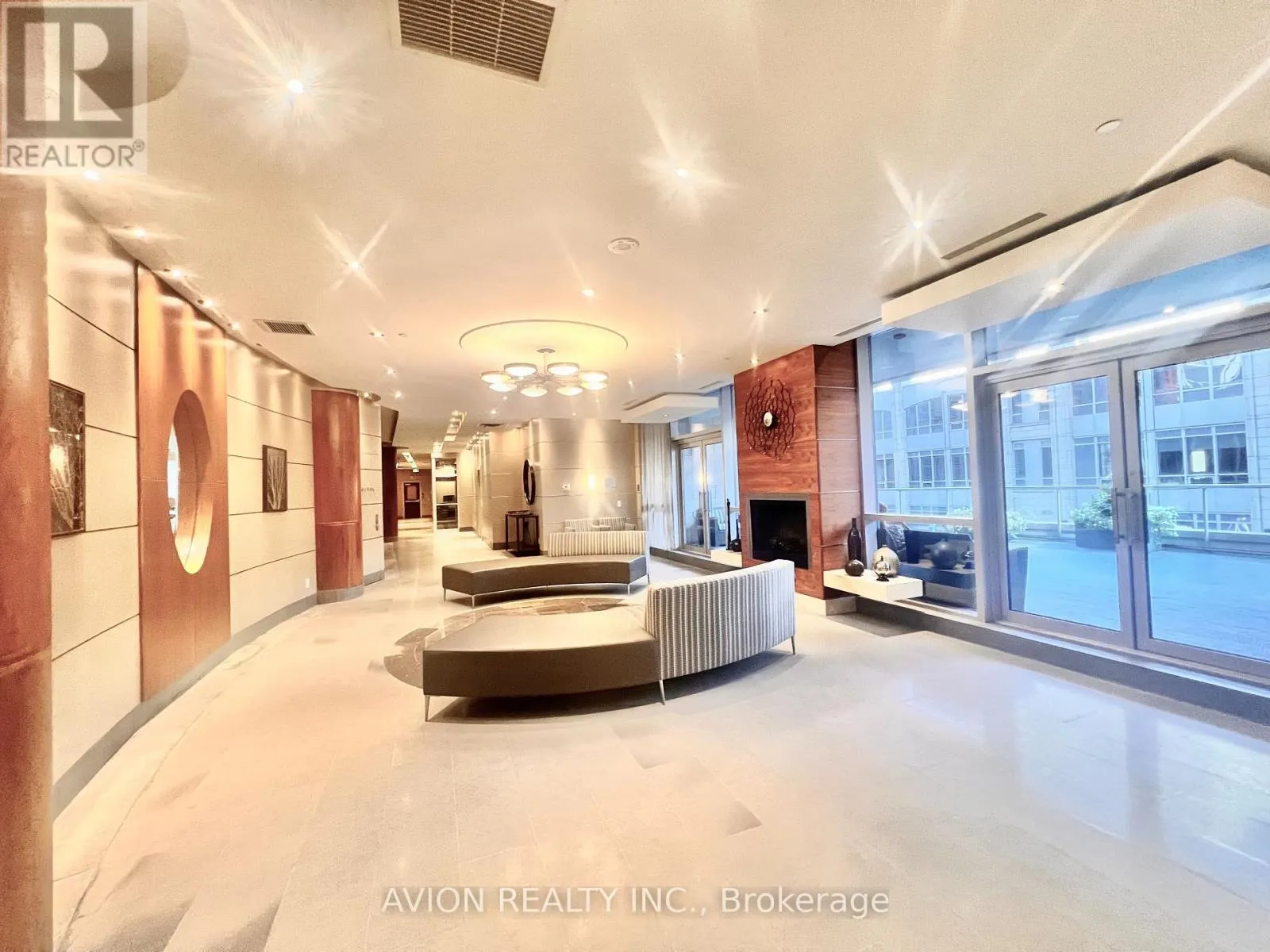 2610 - 761 BAY STREET