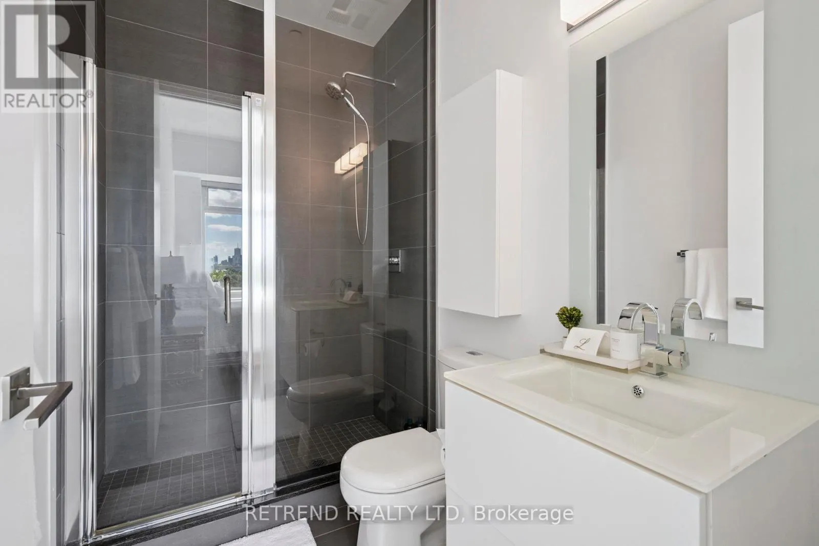 610 - 111 ST CLAIR AVENUE W