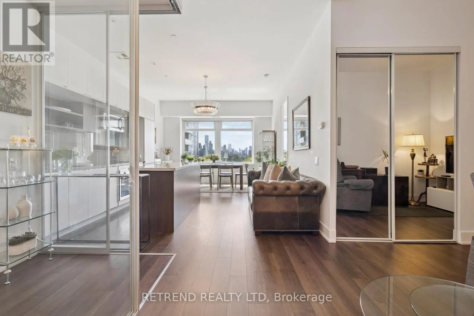 610 - 111 ST CLAIR AVENUE W