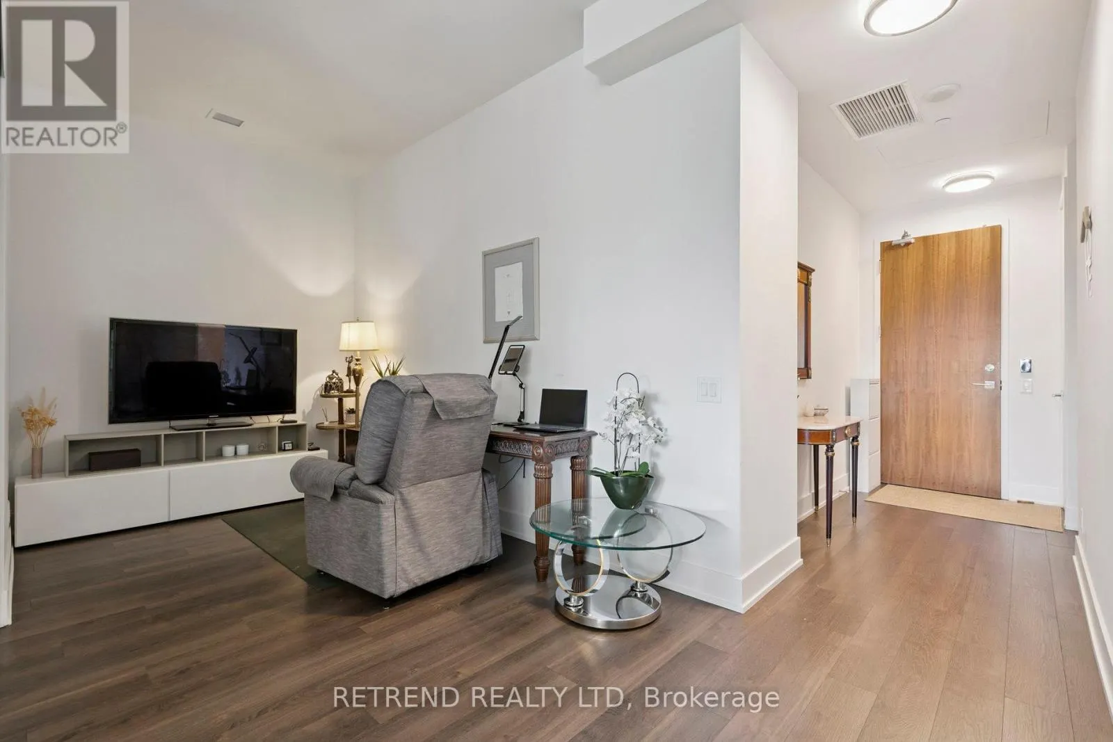 610 - 111 ST CLAIR AVENUE W