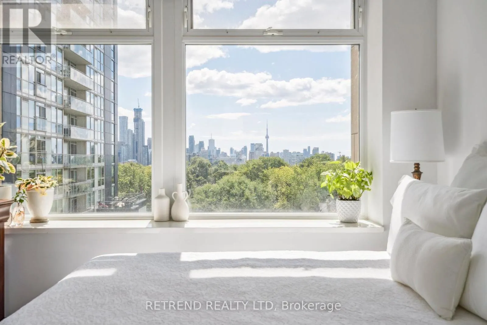 610 - 111 ST CLAIR AVENUE W