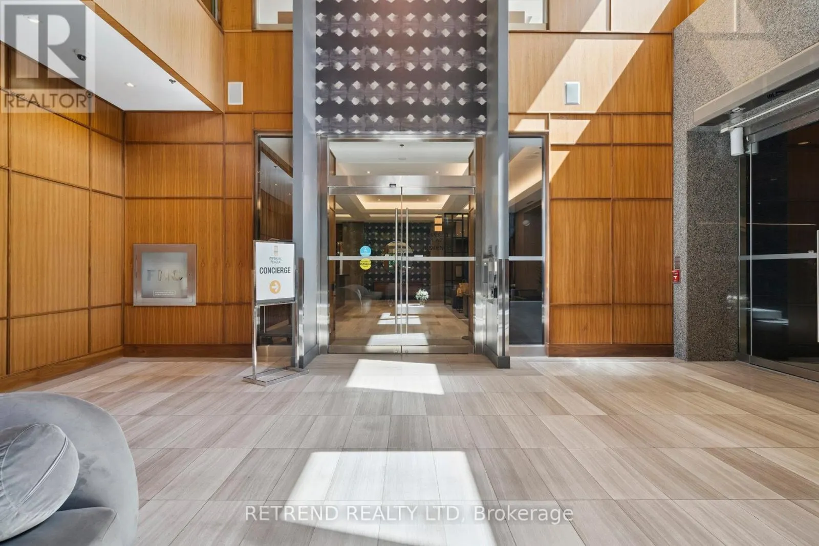 610 - 111 ST CLAIR AVENUE W