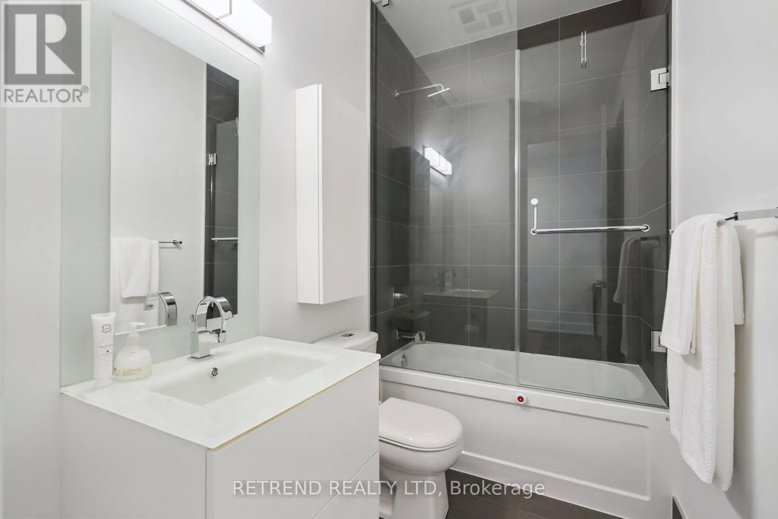 610 - 111 ST CLAIR AVENUE W