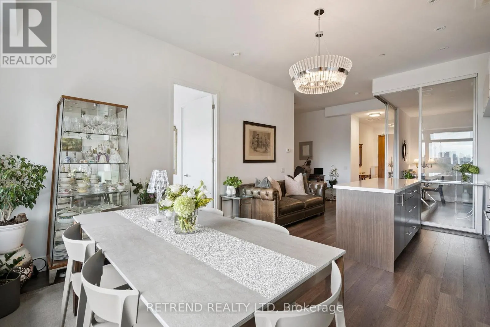 610 - 111 ST CLAIR AVENUE W