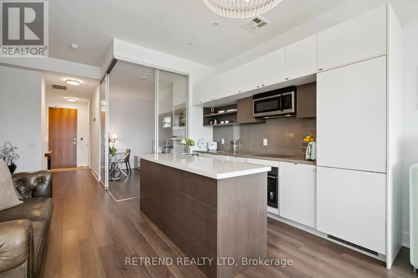 610 - 111 ST CLAIR AVENUE W