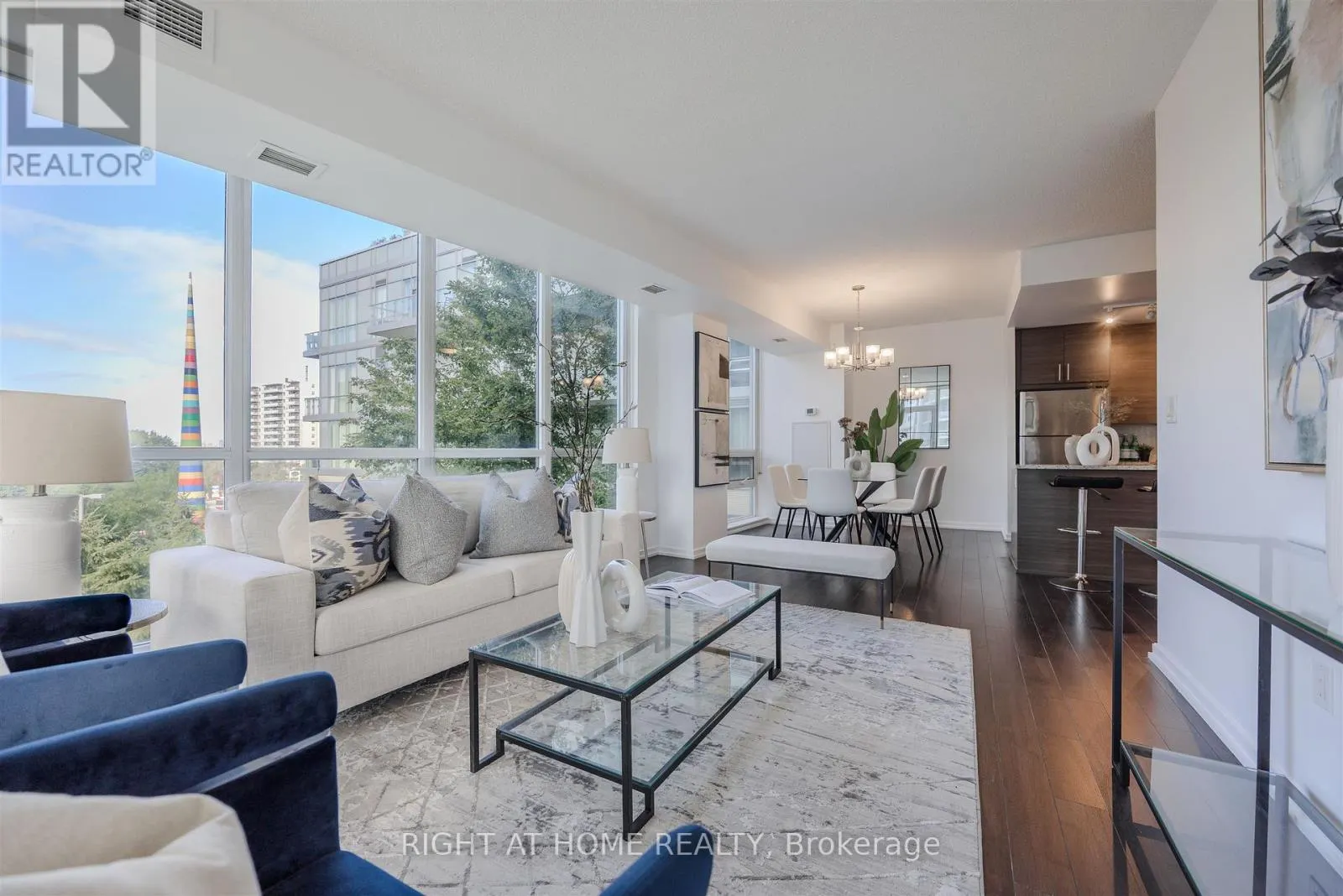 206 - 70 FOREST MANOR ROAD