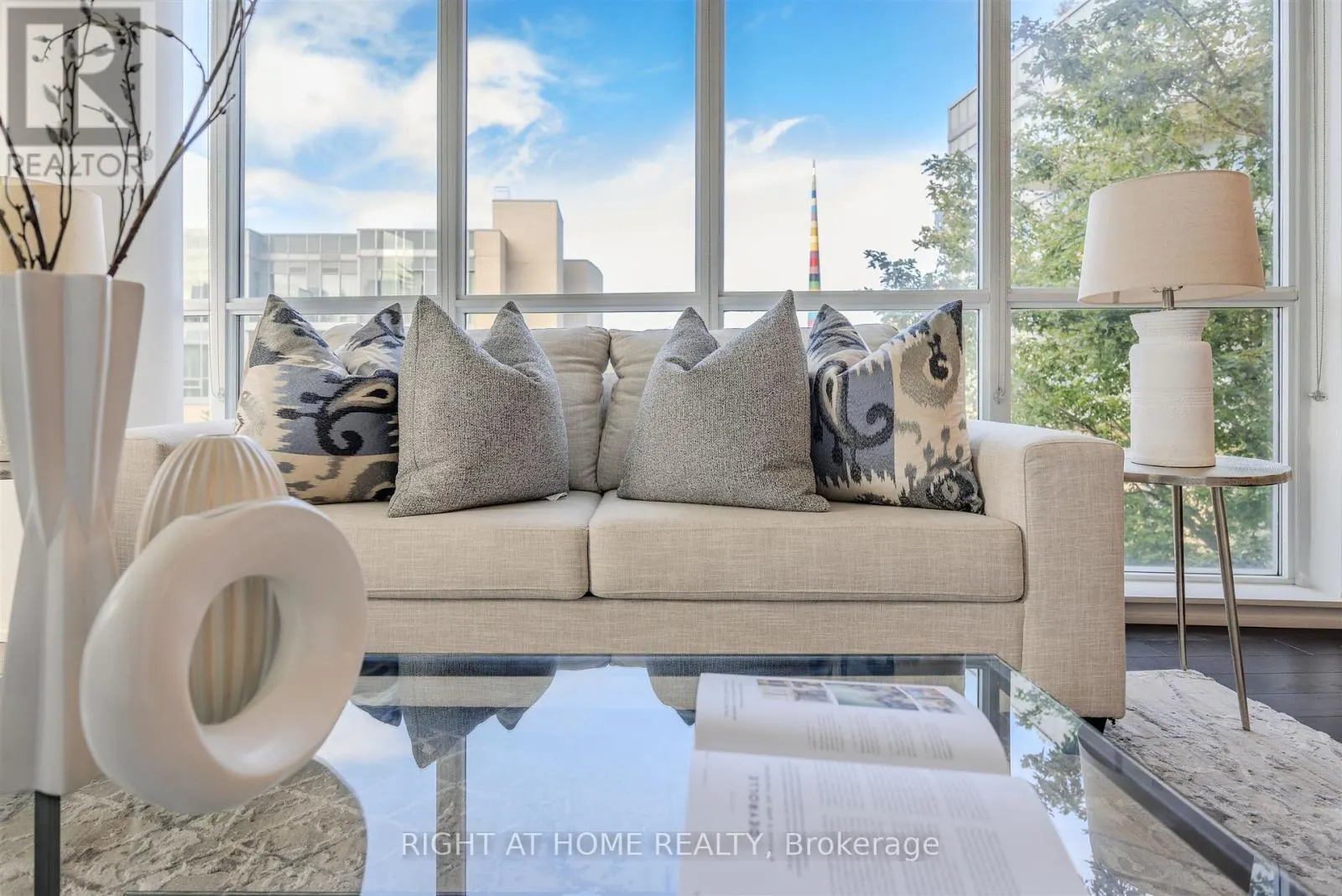 206 - 70 FOREST MANOR ROAD