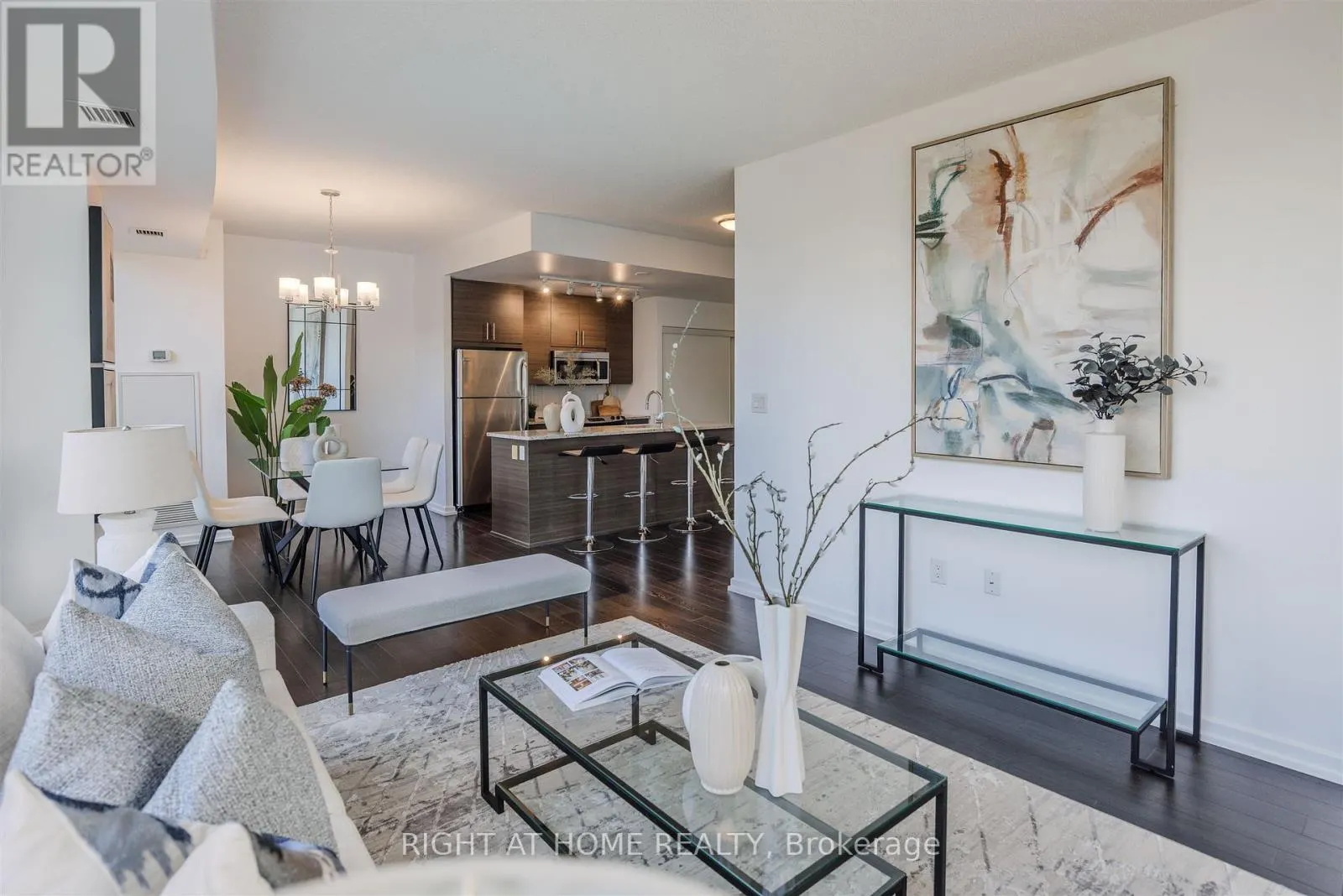 206 - 70 FOREST MANOR ROAD