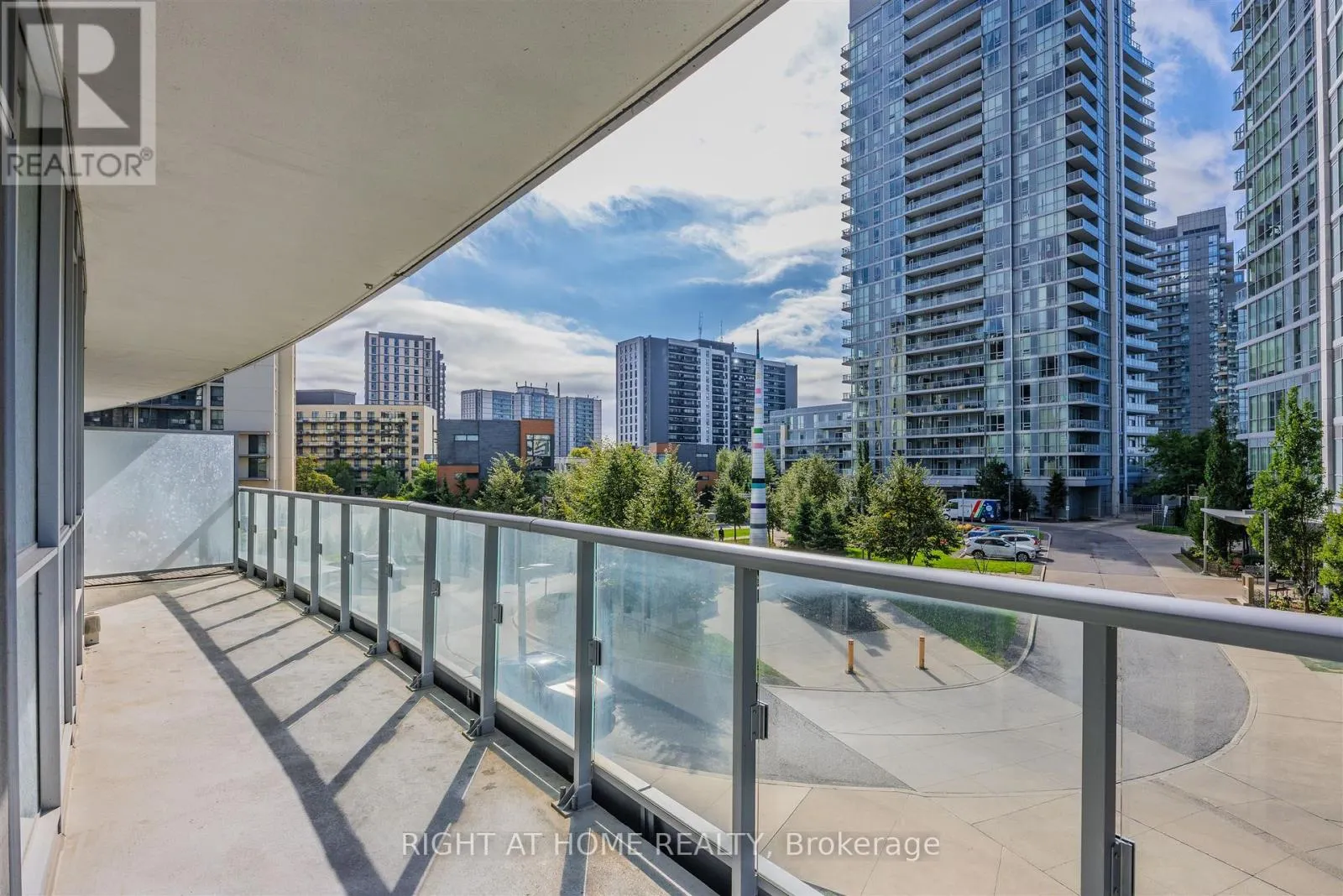 206 - 70 FOREST MANOR ROAD