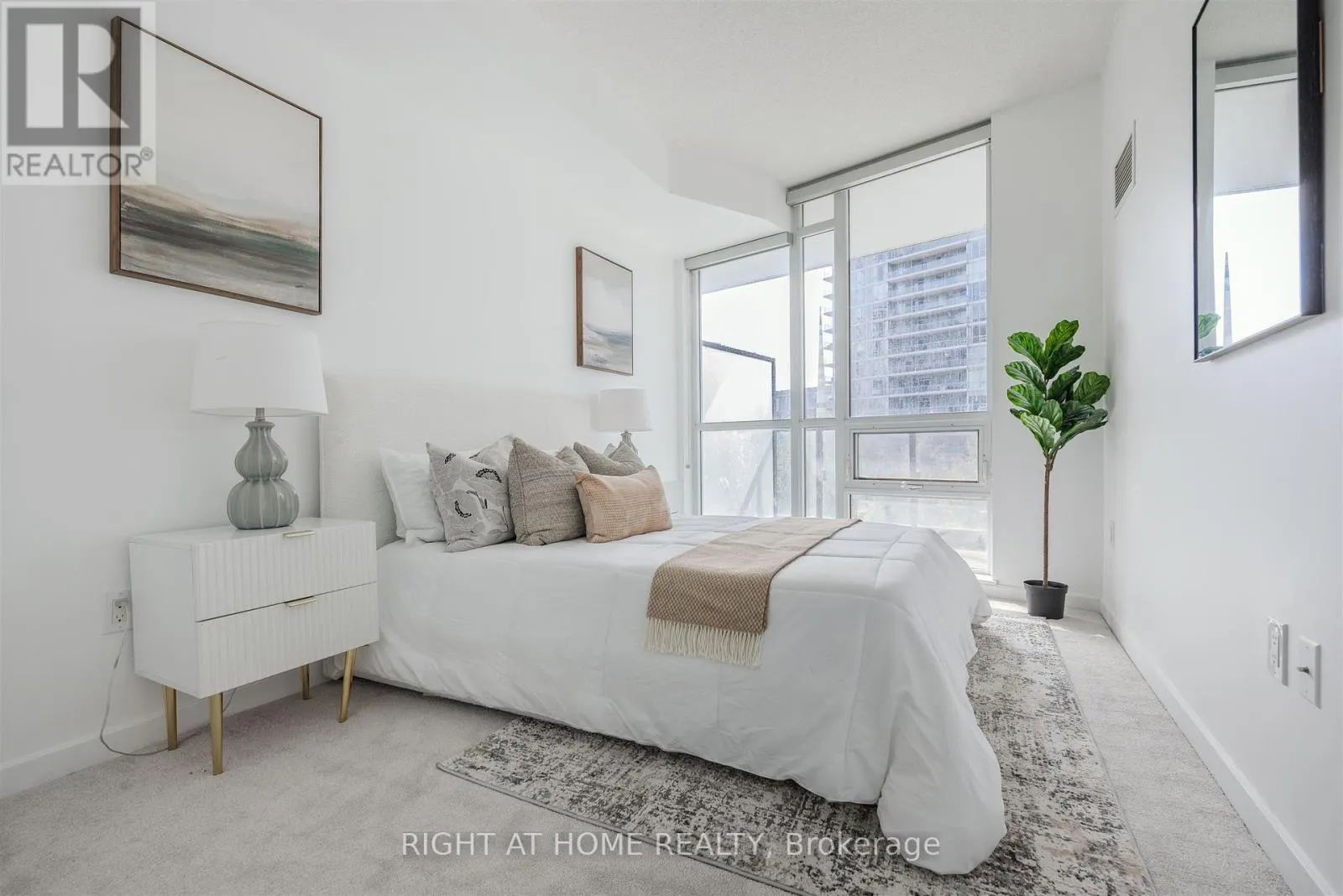 206 - 70 FOREST MANOR ROAD