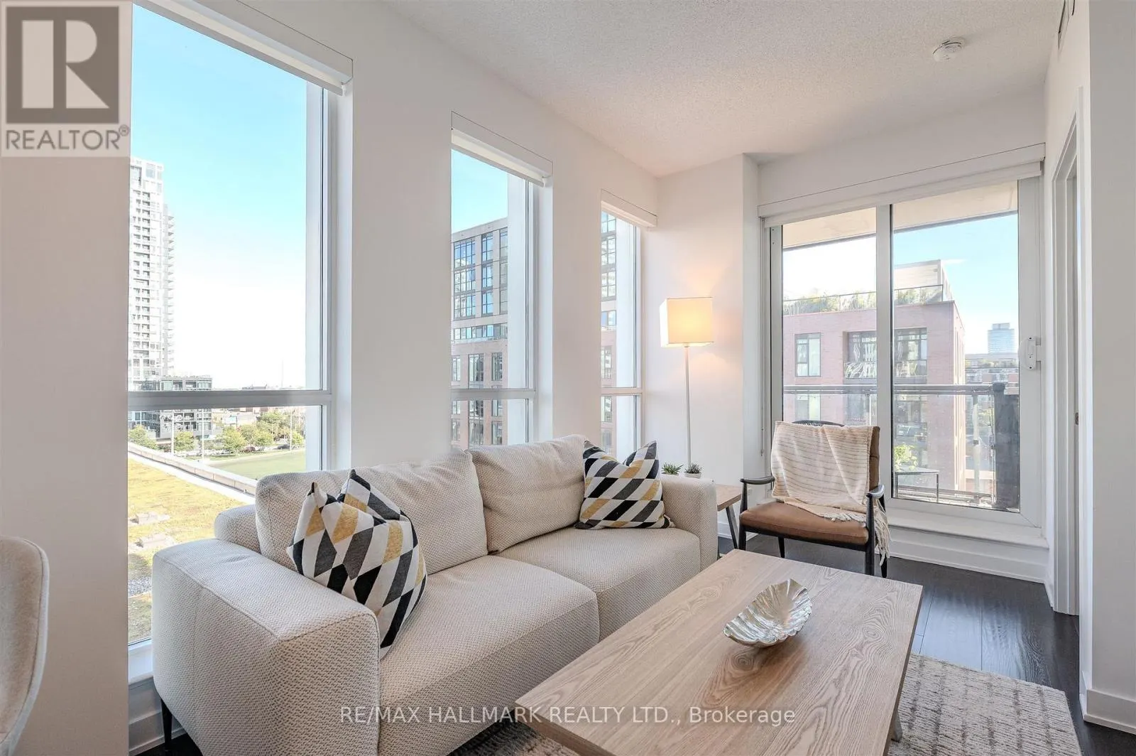 702 - 55 REGENT PARK BOULEVARD