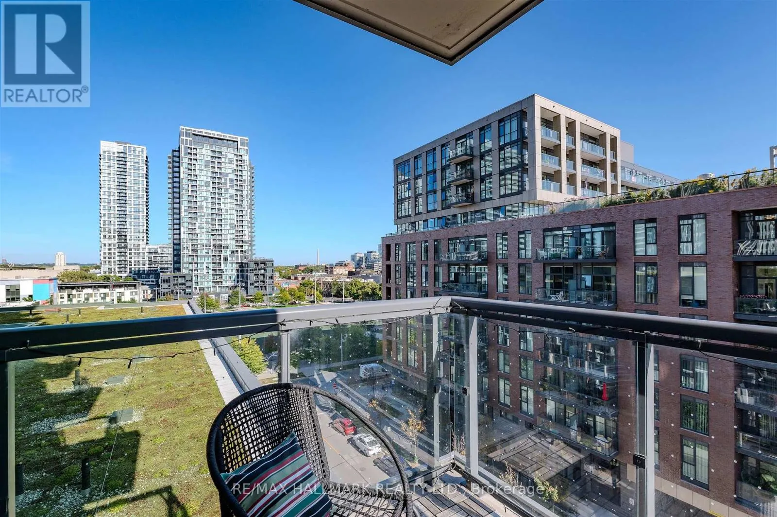 702 - 55 REGENT PARK BOULEVARD