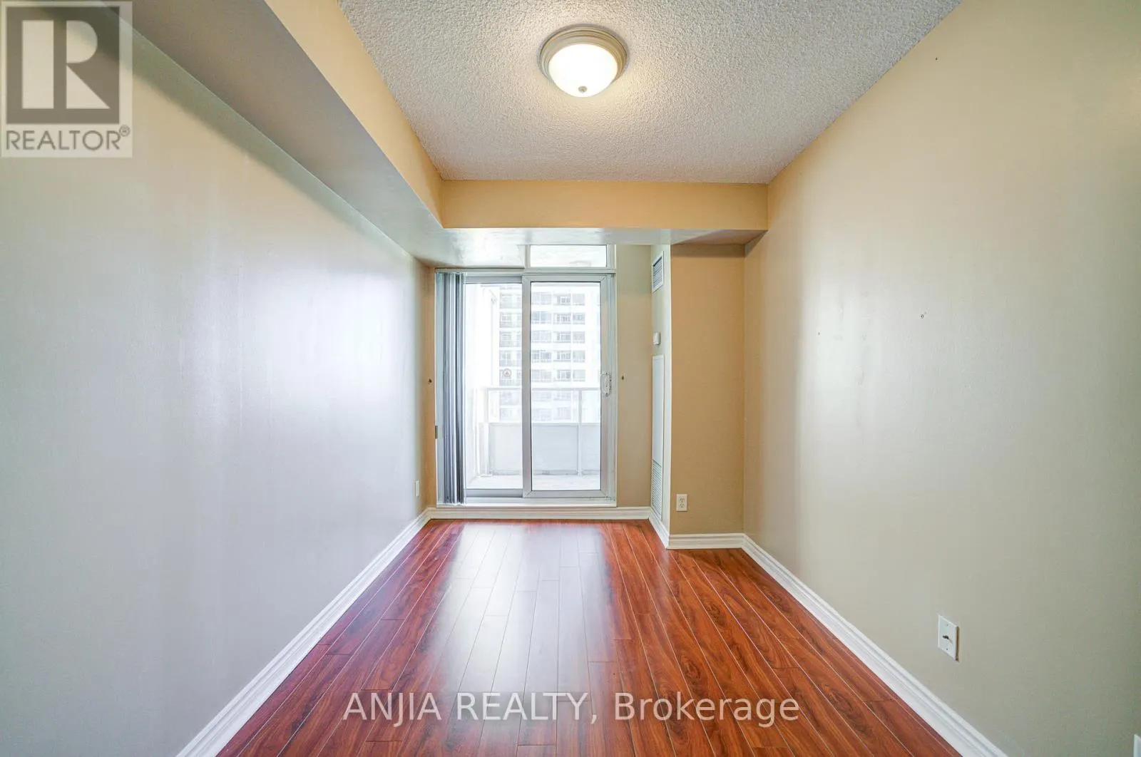 908 - 1 REAN DRIVE