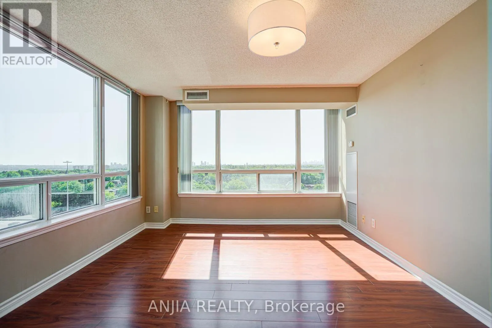908 - 1 REAN DRIVE