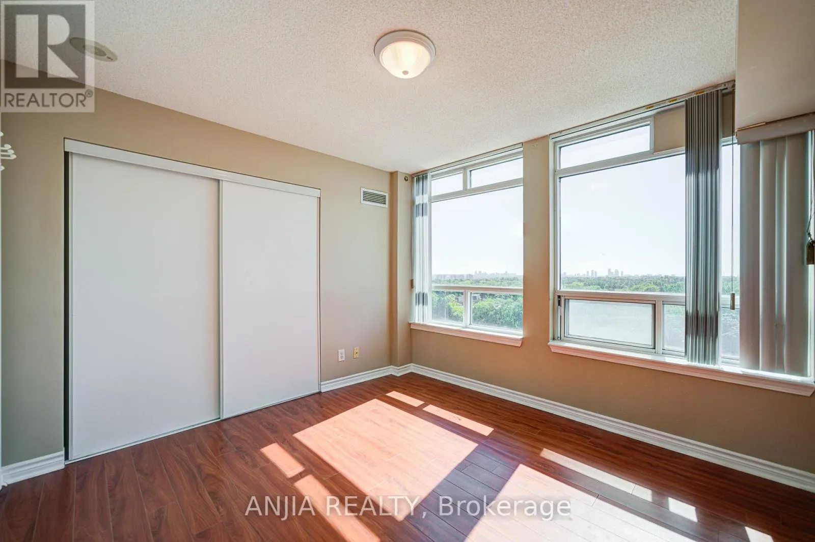908 - 1 REAN DRIVE