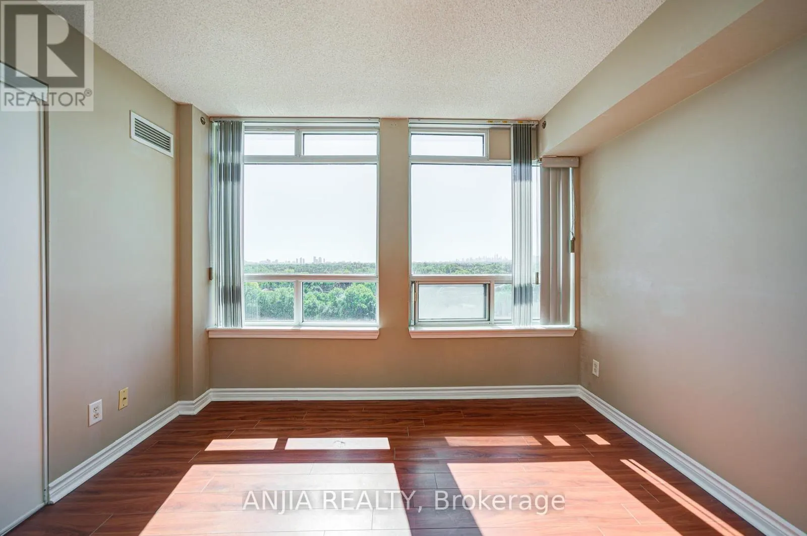 908 - 1 REAN DRIVE
