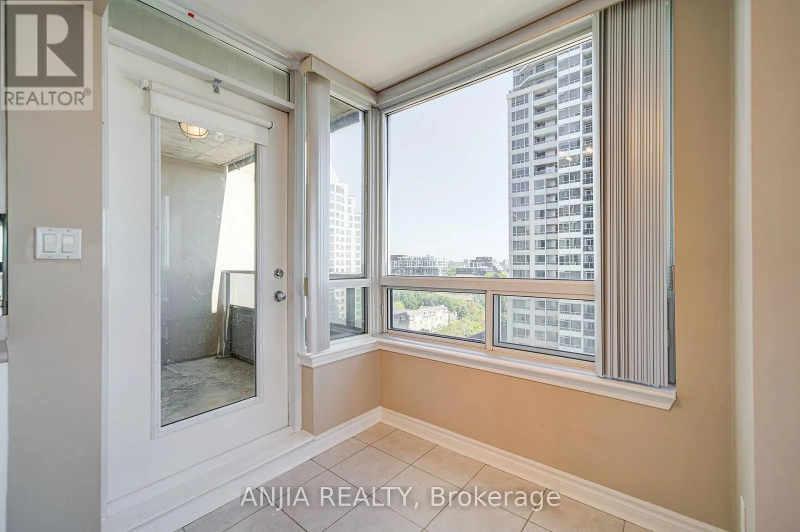 908 - 1 REAN DRIVE