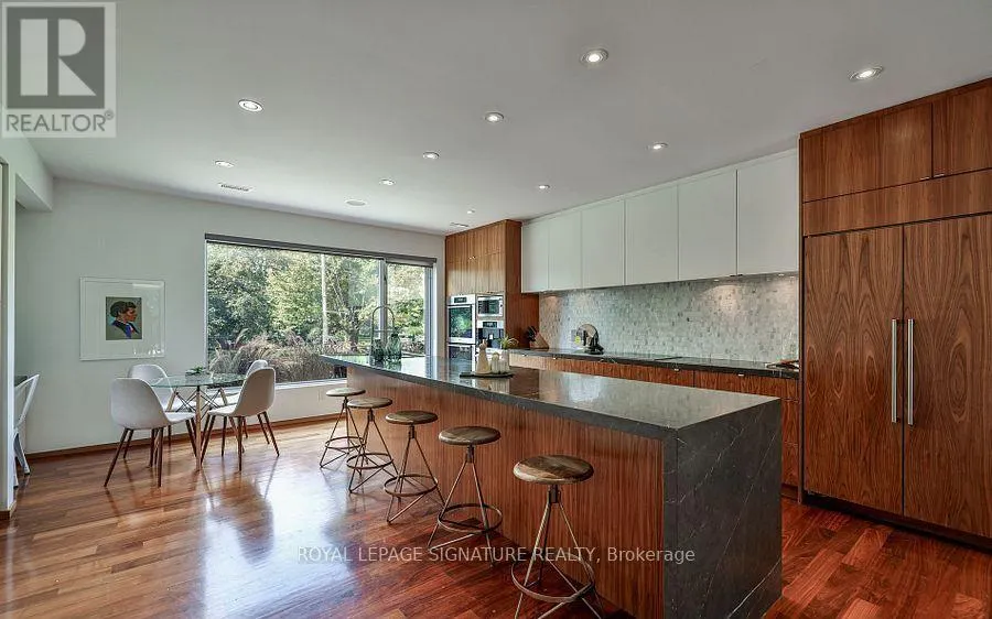 63 DOUGLAS CRESCENT