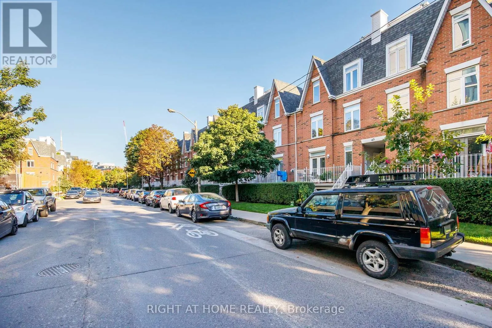 4304 - 43 SUDBURY STREET