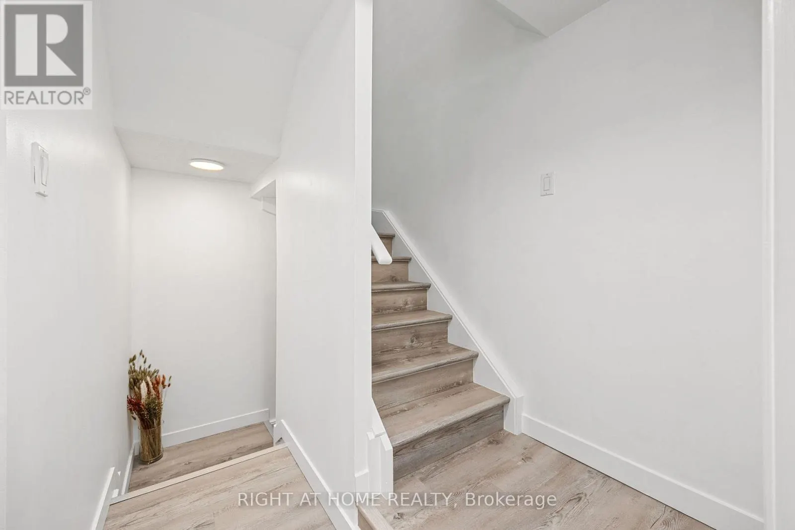 4304 - 43 SUDBURY STREET