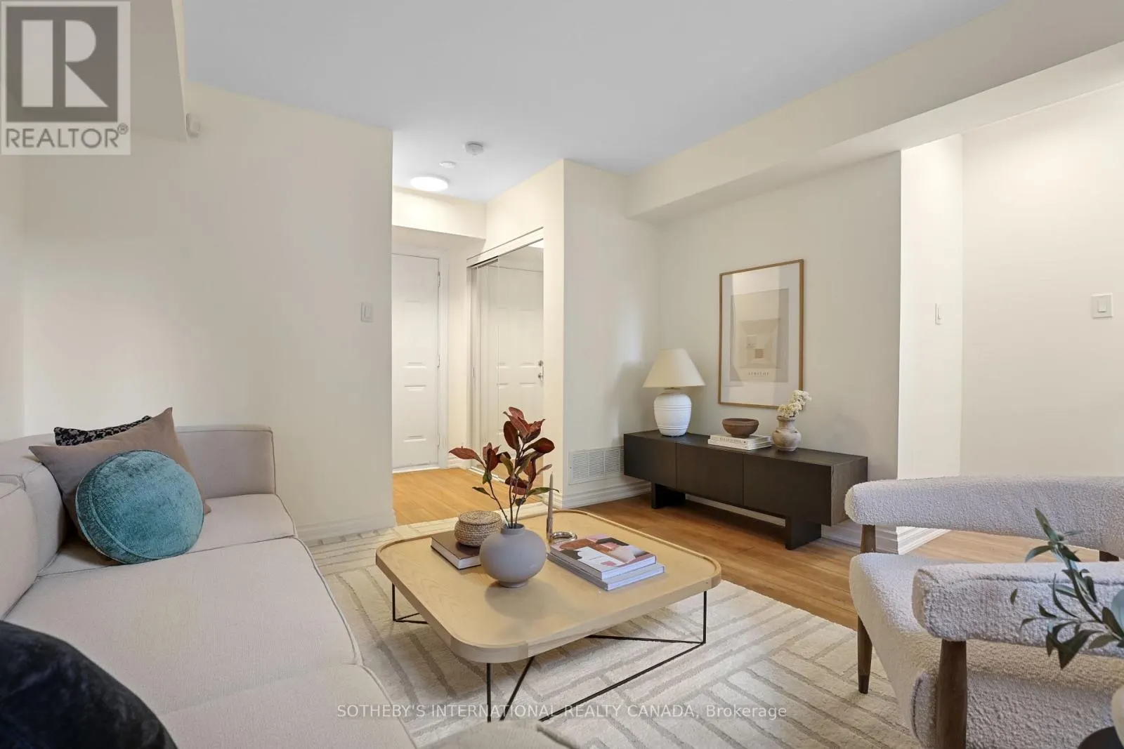 1204 - 12 SUDBURY STREET