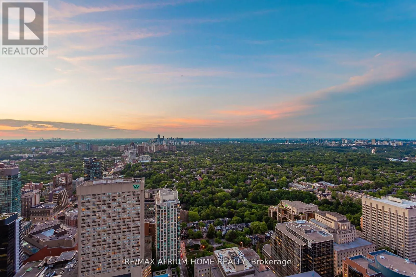 PH 5305 - 42 CHARLES STREET E