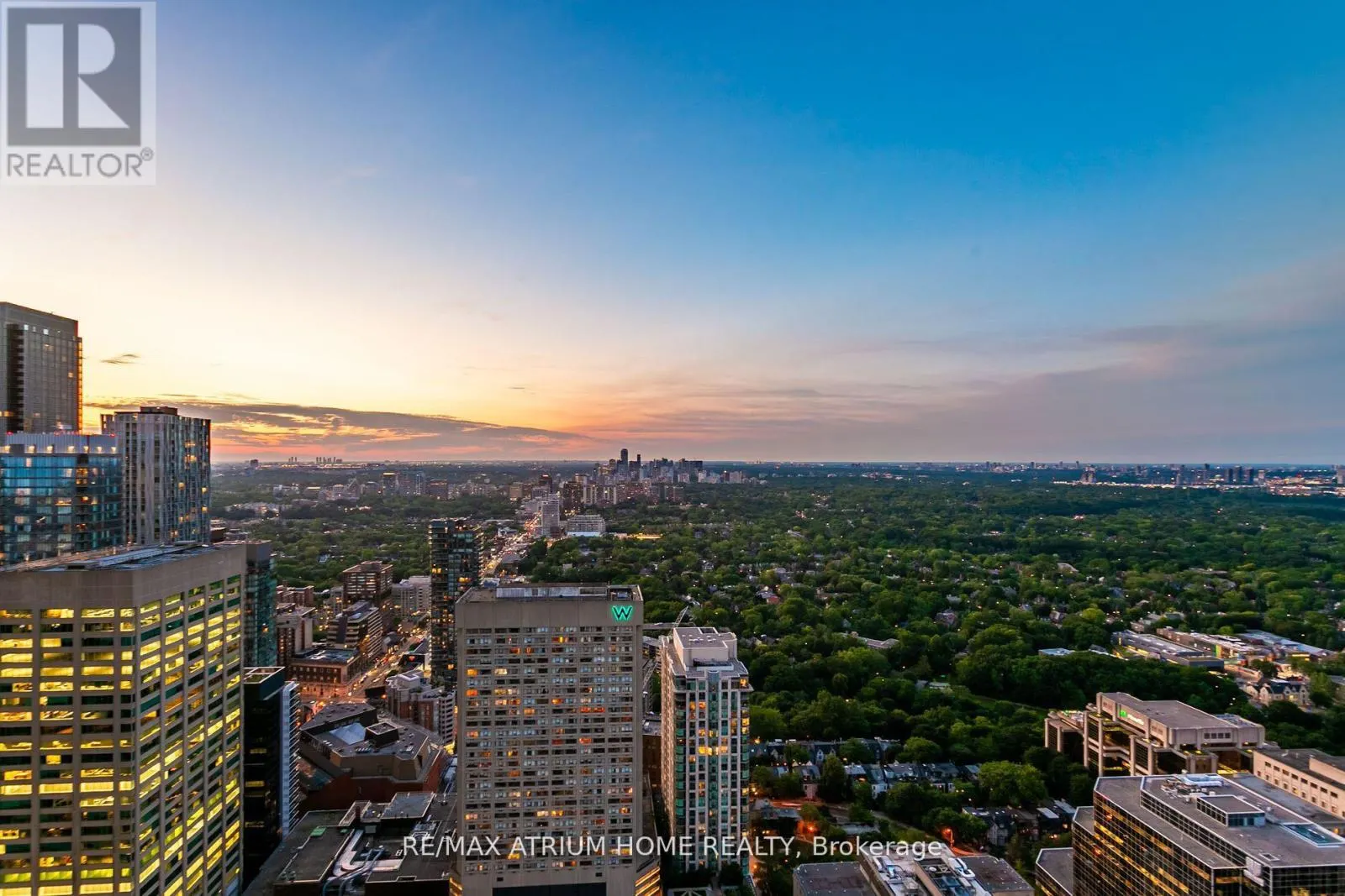 PH 5305 - 42 CHARLES STREET E