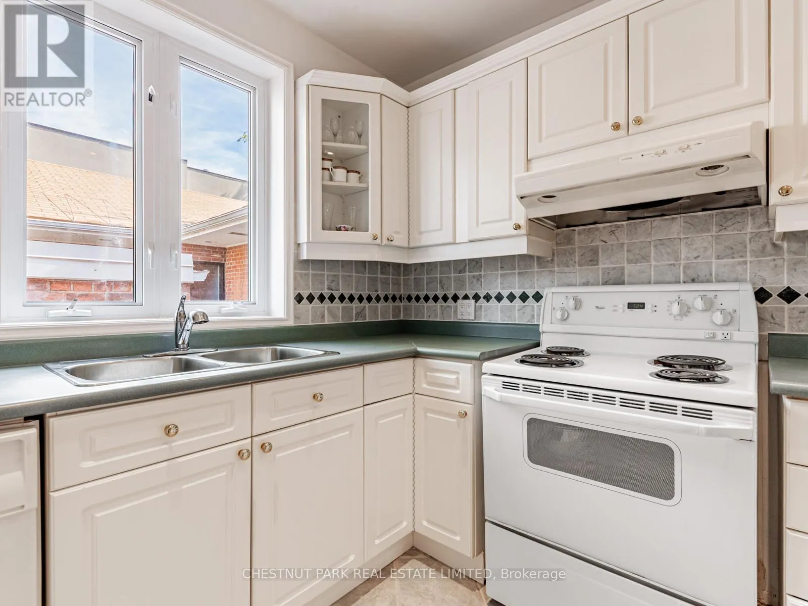 397 CORTLEIGH BOULEVARD