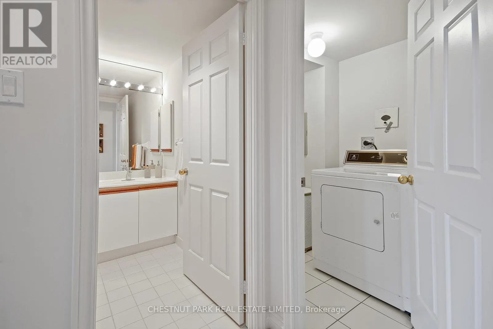 511 - 215 THE DONWAY W