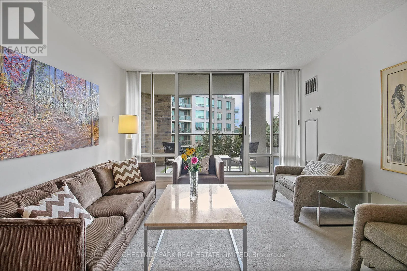 511 - 215 THE DONWAY W