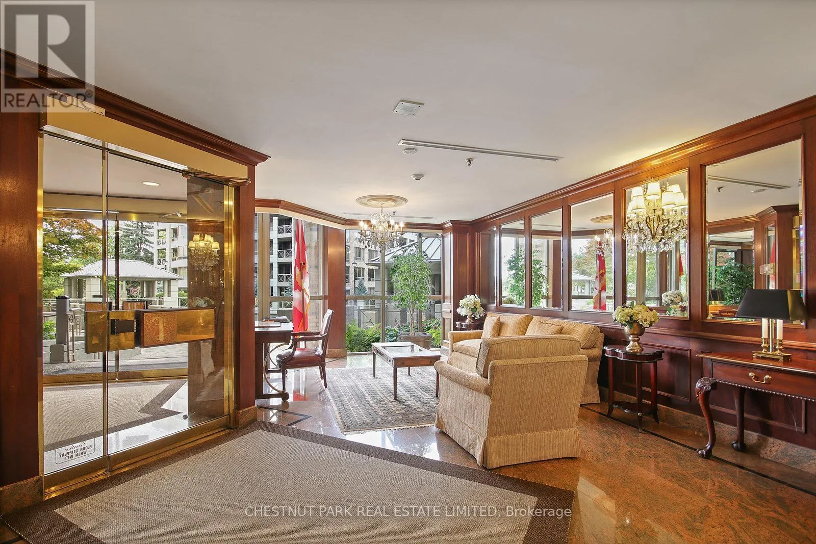 511 - 215 THE DONWAY W