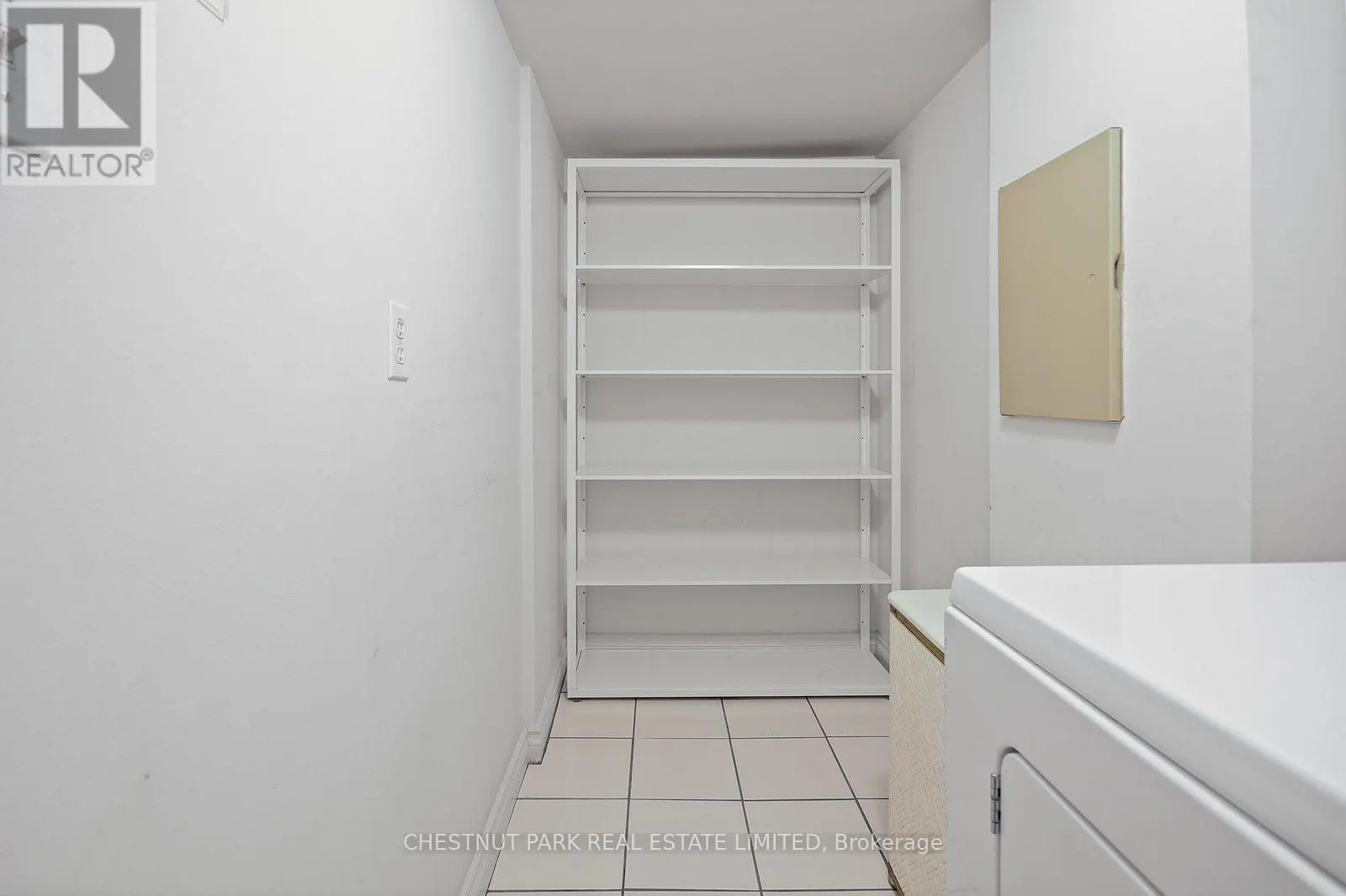 511 - 215 THE DONWAY W