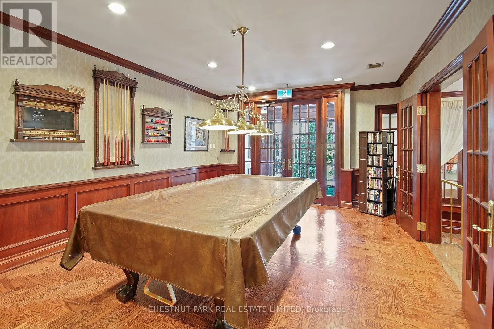 511 - 215 THE DONWAY W