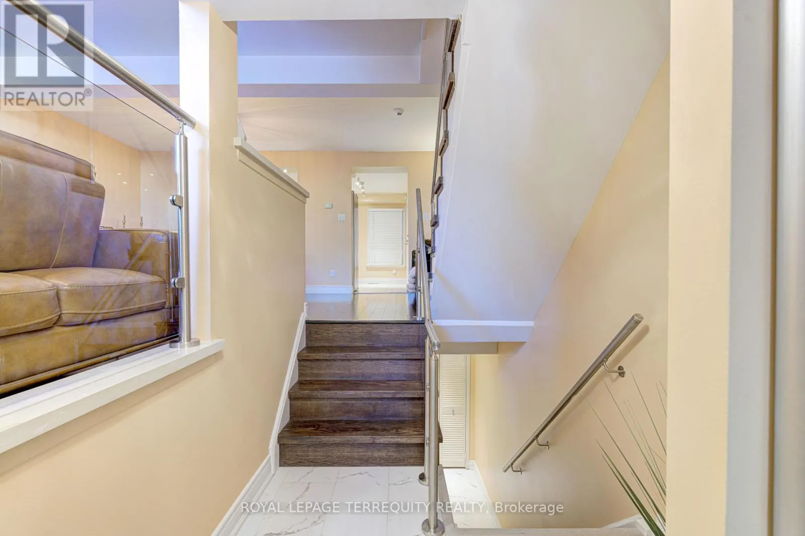76 ENGLISH IVY WAY