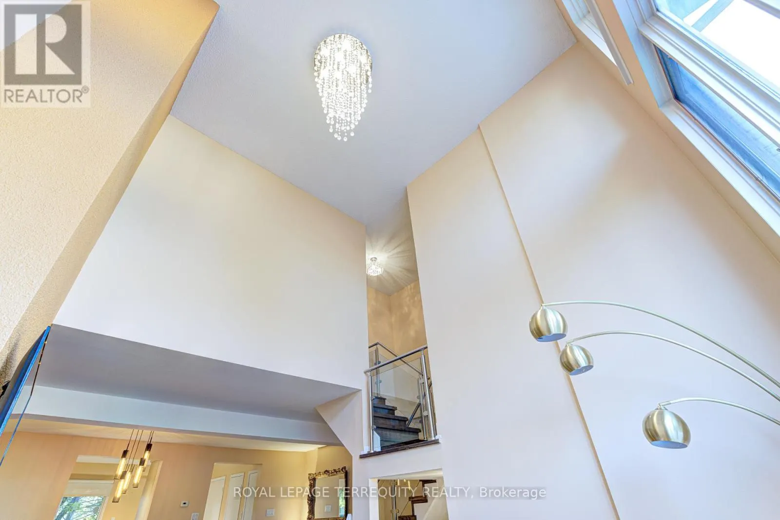 76 ENGLISH IVY WAY