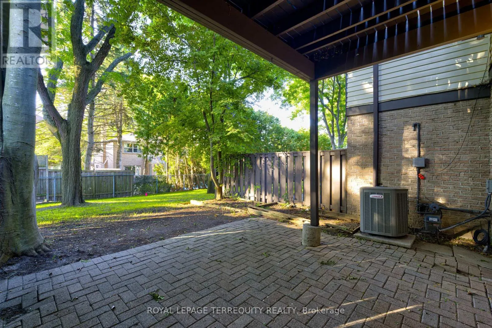 76 ENGLISH IVY WAY