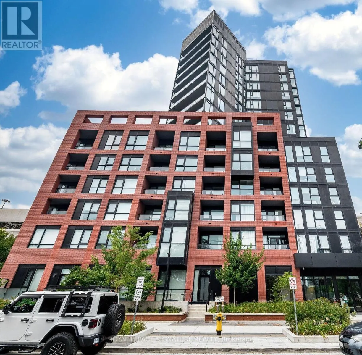 525 - 8 TIPPETT ROAD
