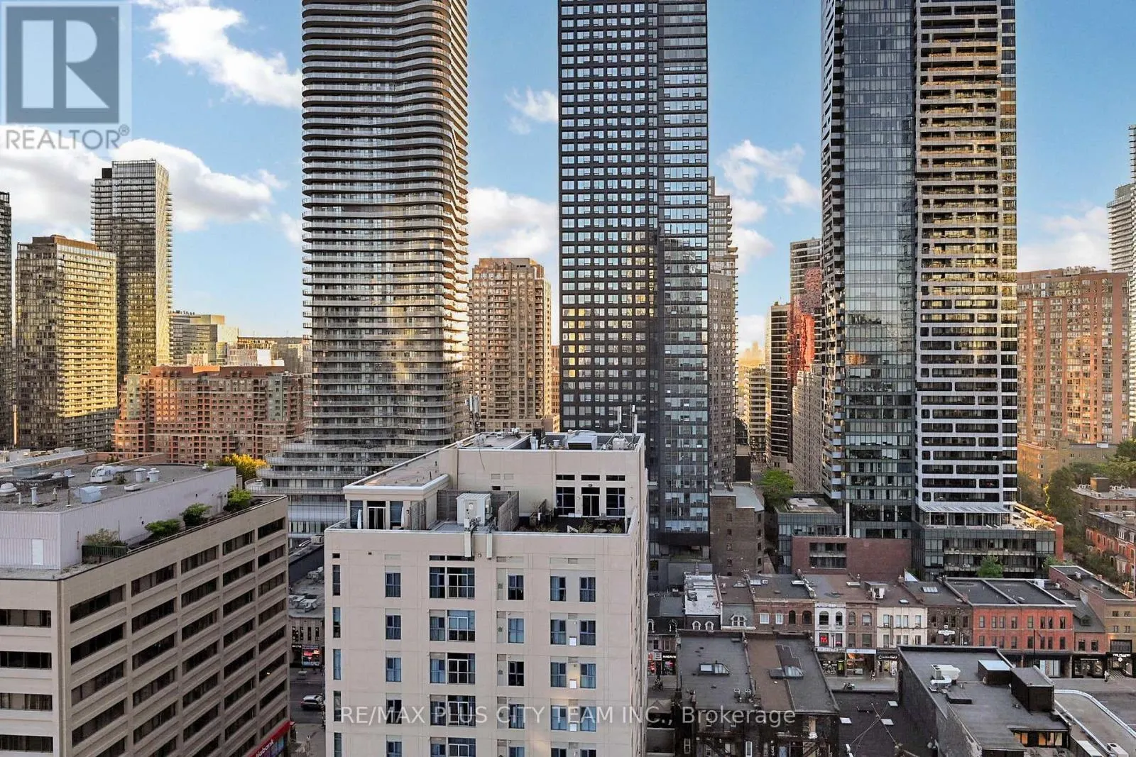 2005 - 22 WELLESLEY STREET E