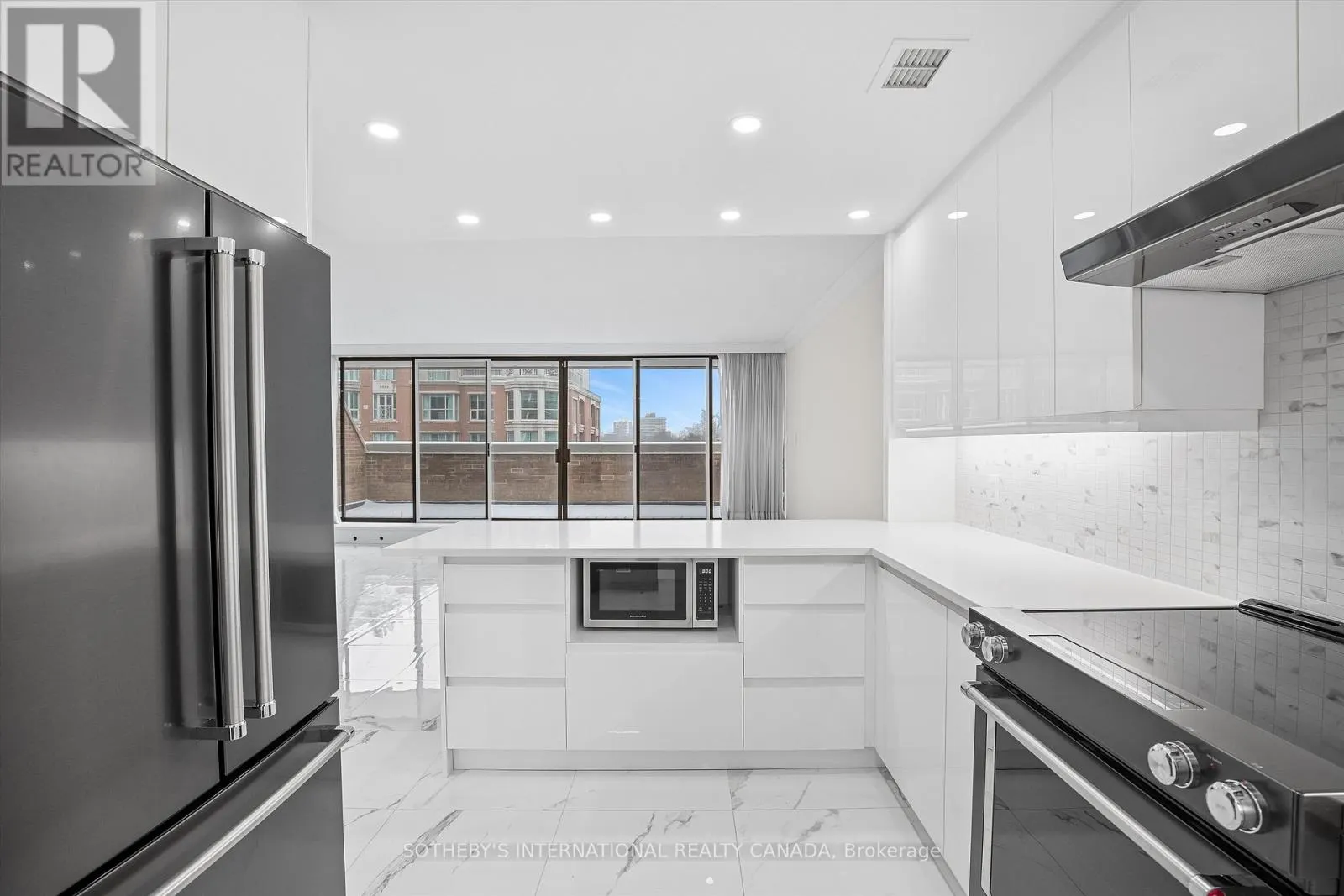 408 - 55A AVENUE ROAD