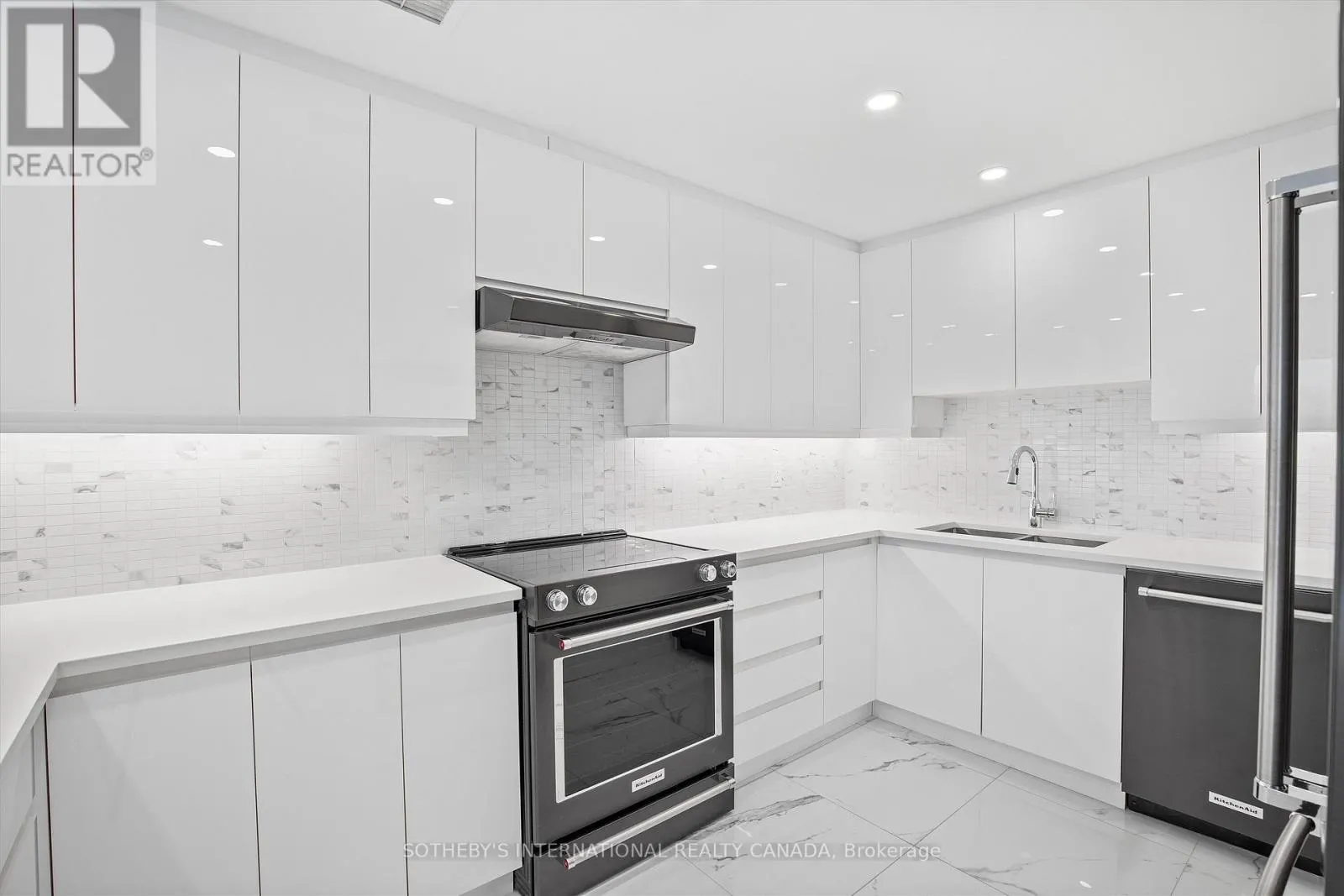 408 - 55A AVENUE ROAD