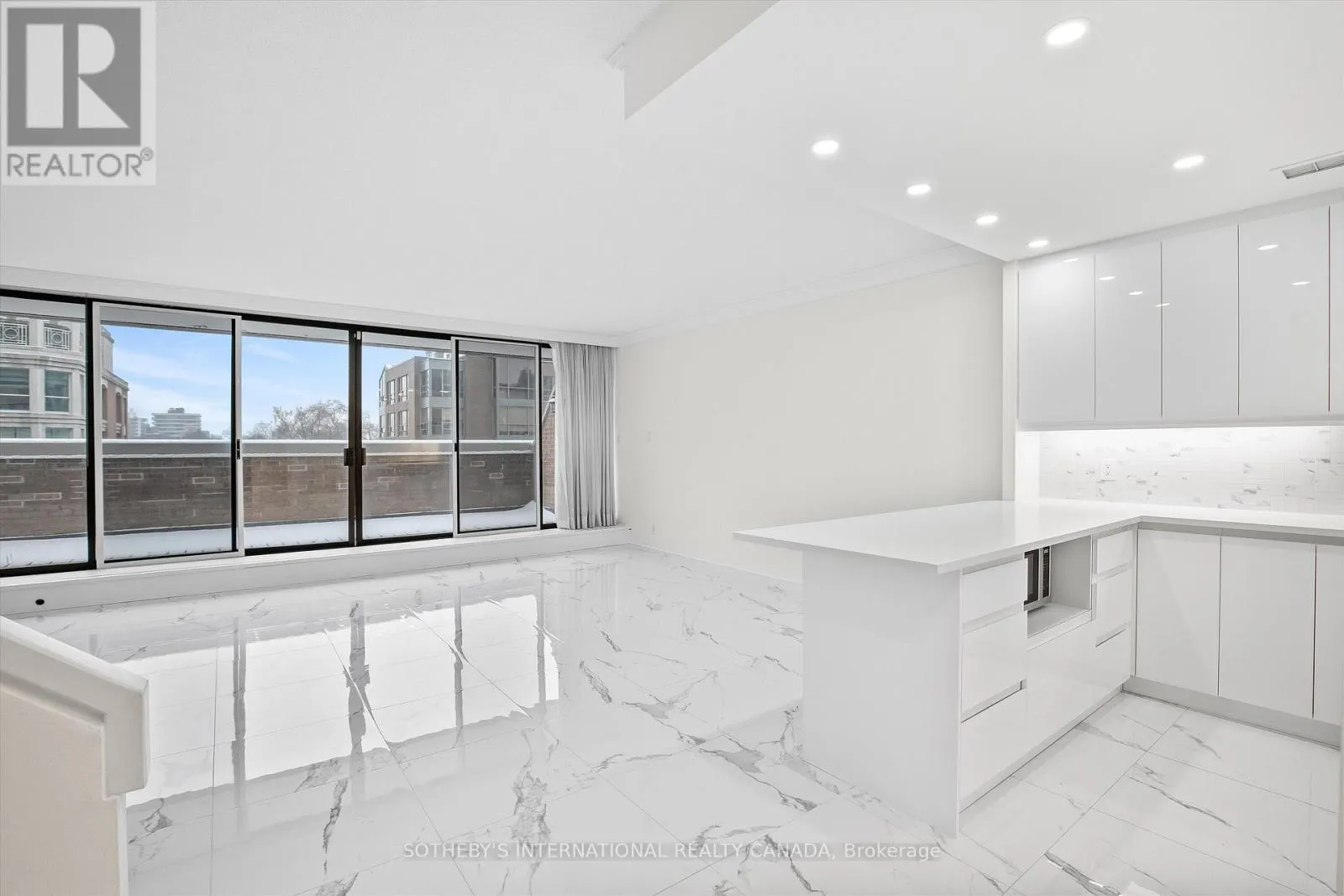 408 - 55A AVENUE ROAD