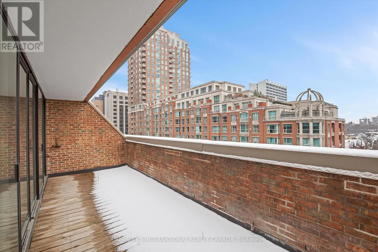 408 - 55A AVENUE ROAD
