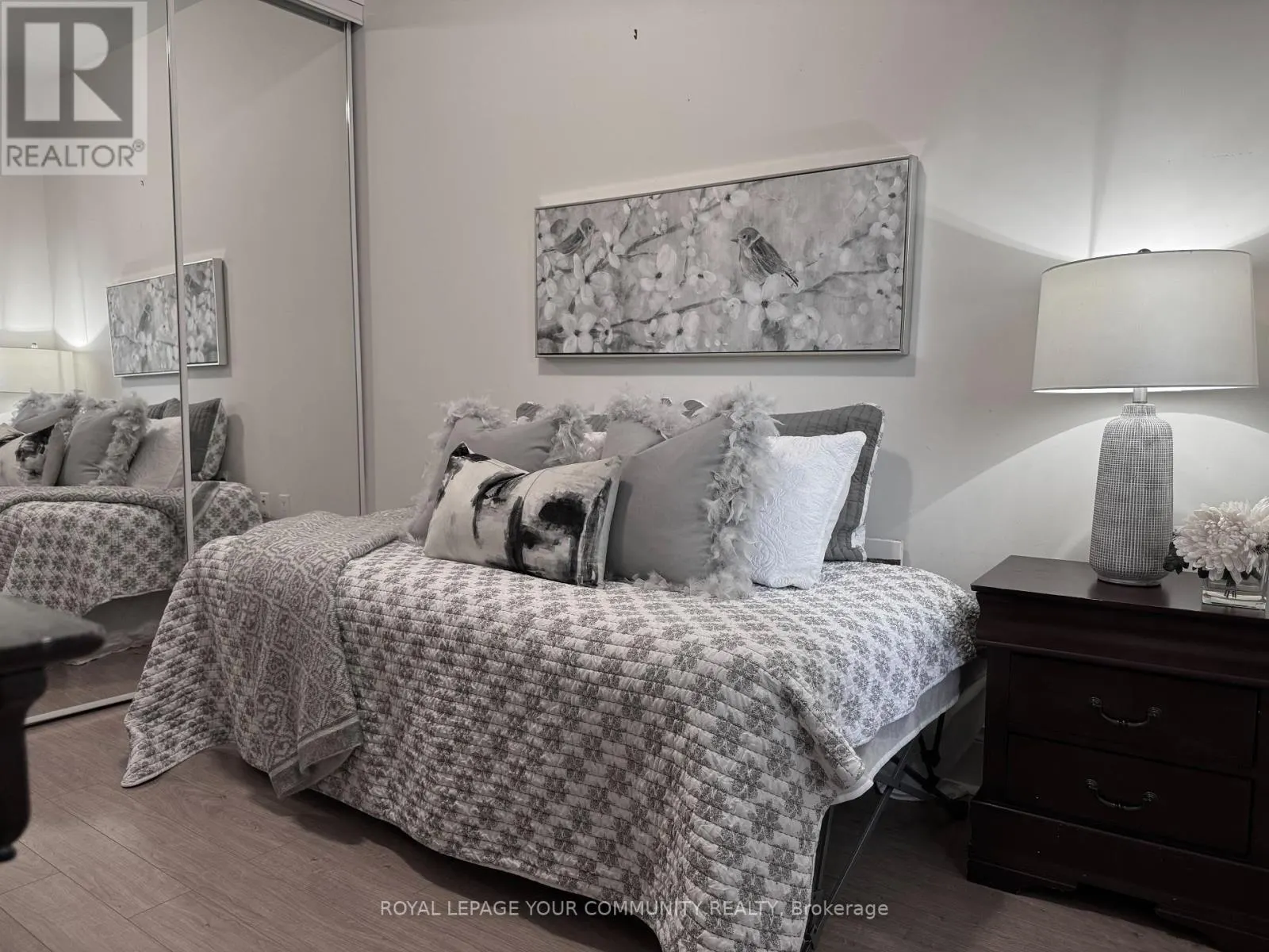 112 - 88 GRANDVIEW WAY
