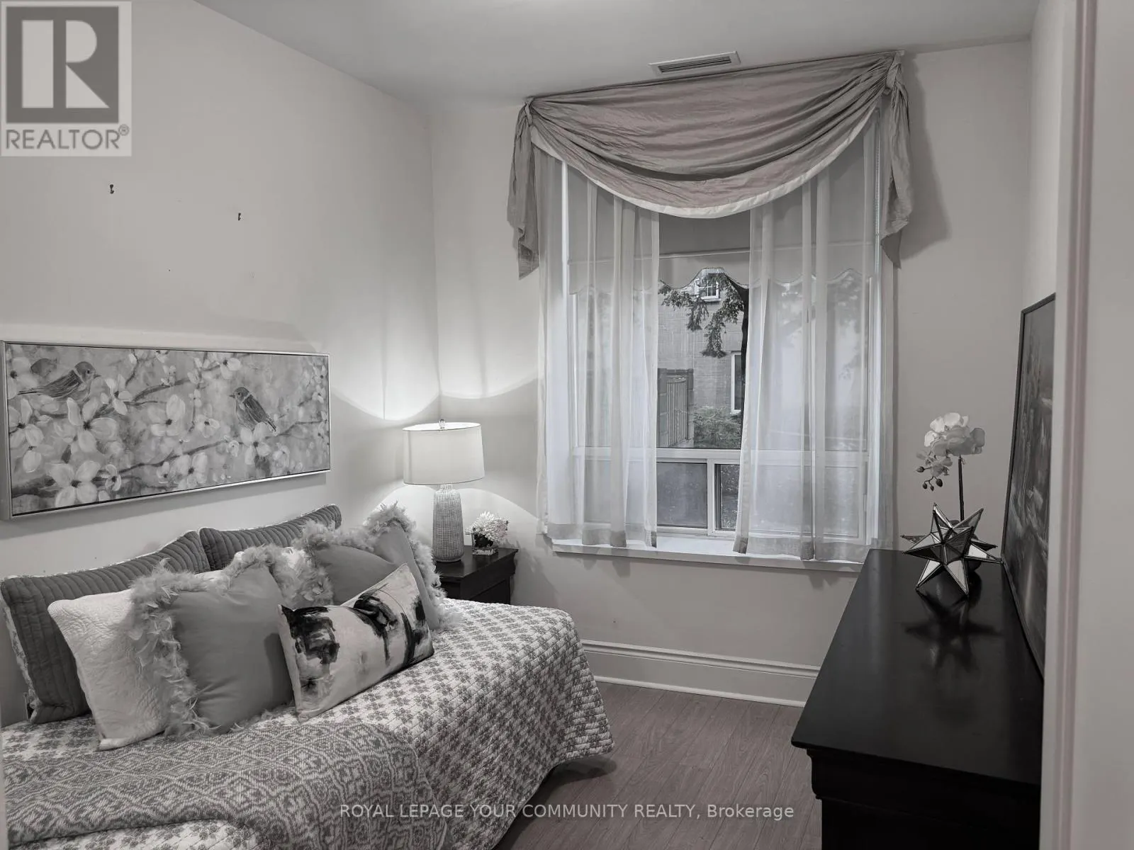 112 - 88 GRANDVIEW WAY